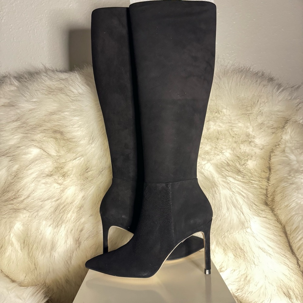 STUART WEITZMAN
Stiletto Knee-High Boots
35.5 EU